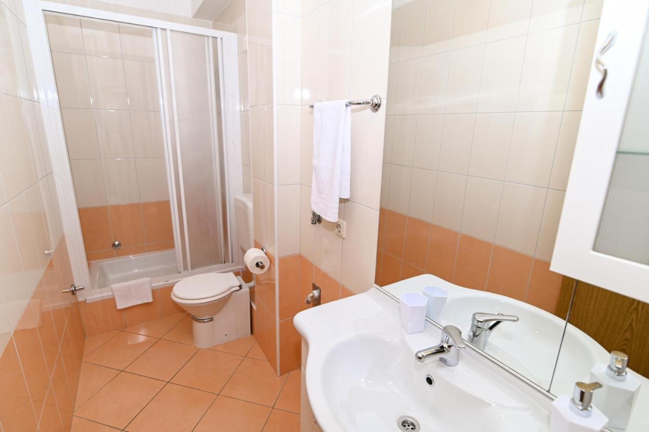 Apartmani Adria トロギール エクステリア 写真